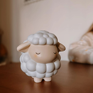 Игрушка сквиш антистресс Mrs. Ertha "Овечка Wooly", кремовая с белым